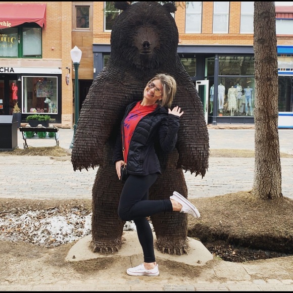 In 💗 with a lifestyle I can’t afford😊 - Picture 3 of 7